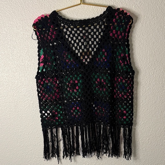 NWT- Umgee -Multicolor granny Square Crochet Fringe Vest- Large - Picture 6 of 6